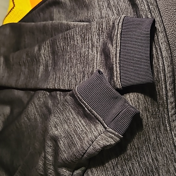 Under Armour fleece jacket - Picture 3 of 8